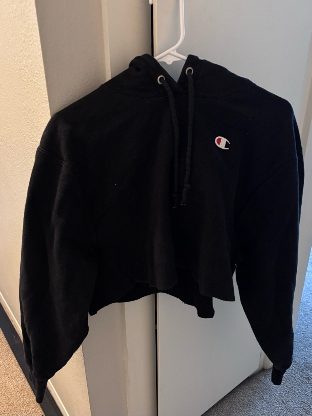 Champion Women’s Black Cropped Hoodie Sweatshirt
